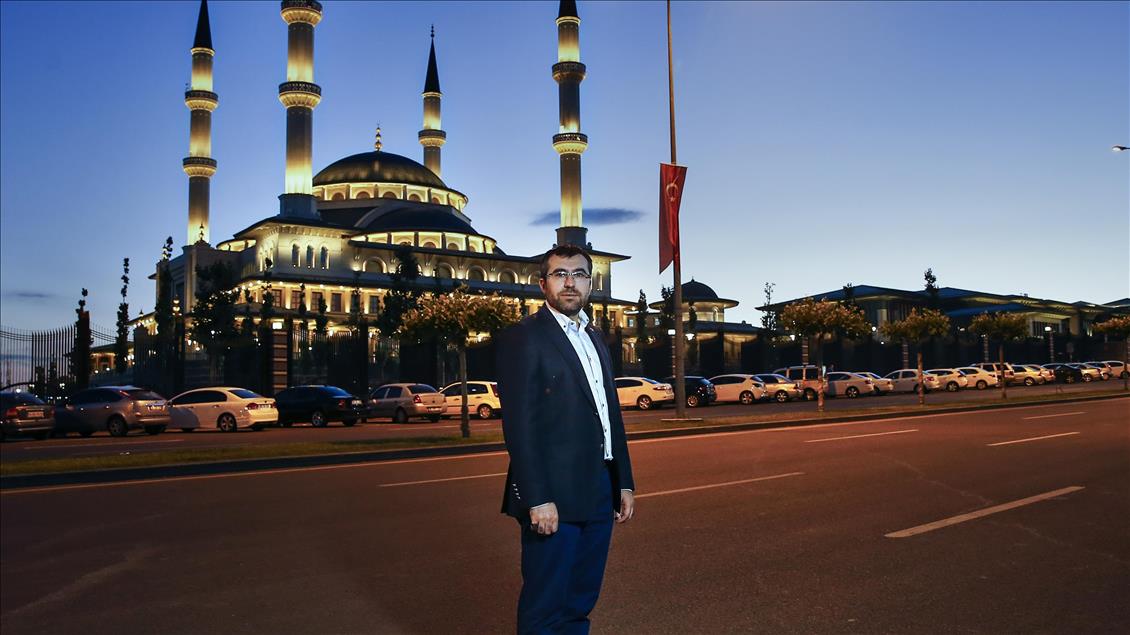Darbe girişiminden bir yıl sonra yaralandıkları yerdeler