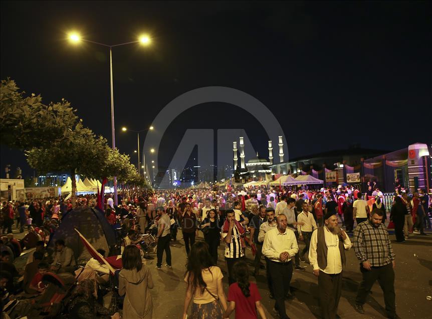 Cumhurbaşkanlığı Külliyesi'nde demokrasi nöbeti