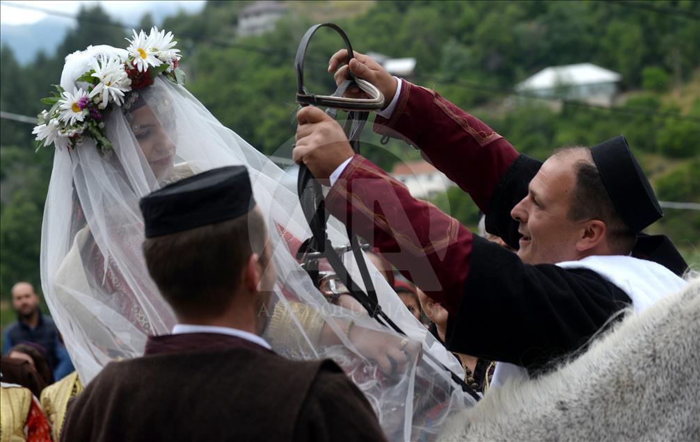 Galicnik köy düğünü festivali