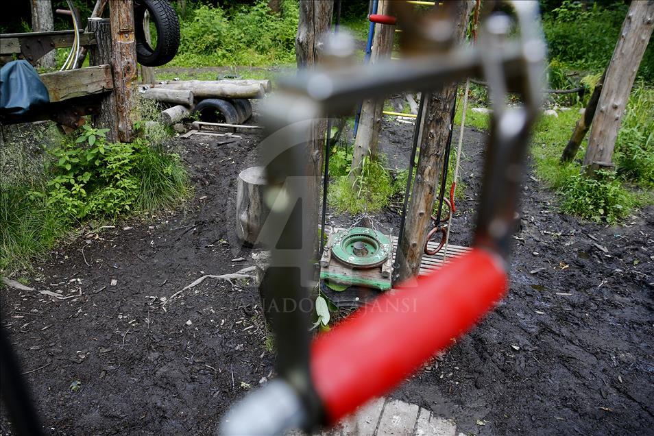 Handmade outdoor gym in Moscow