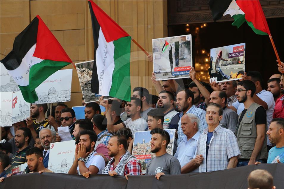 İsrail Lübnan'da protesto edildi