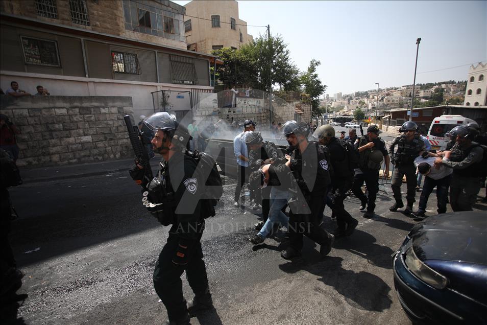 Izraelska policija intervenisala nakon džuma-namaza u Al-Aksi, desetine povrijeđenih