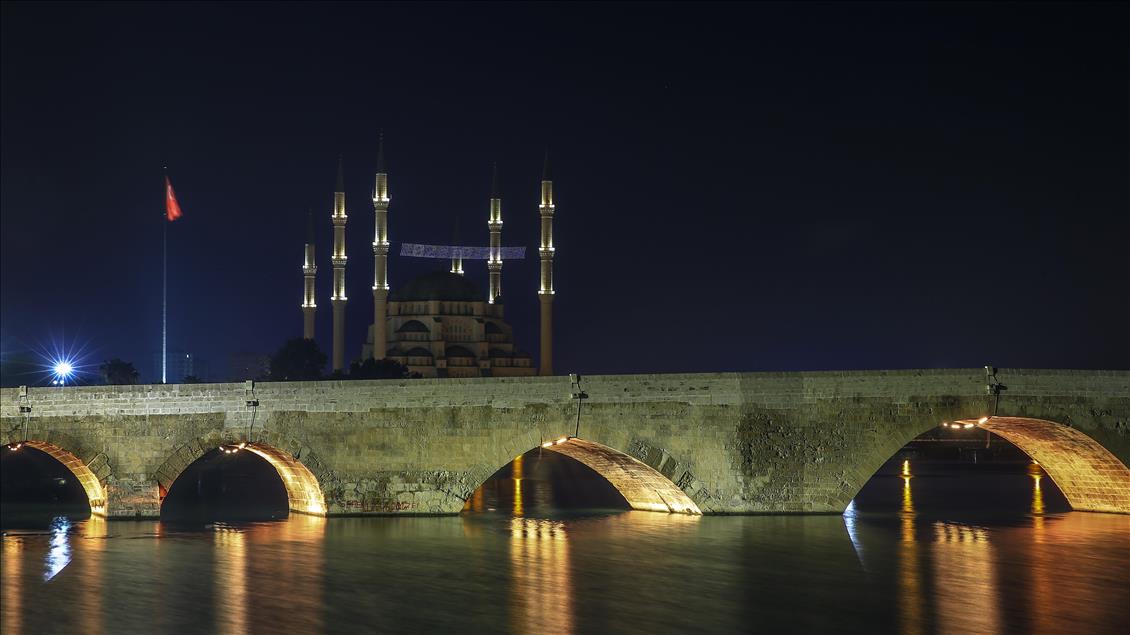 Gece ışıldayan Adana 