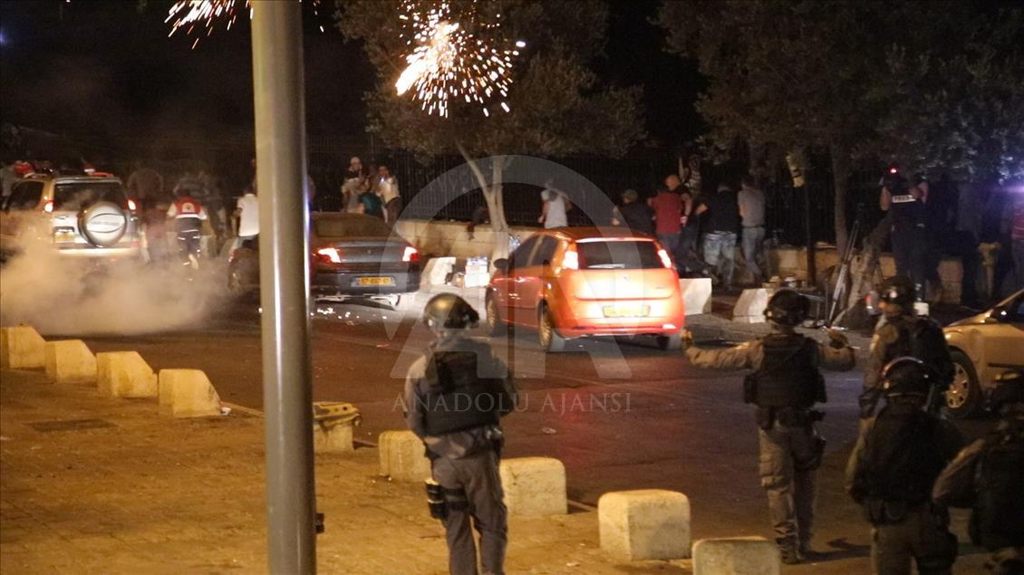 Israeli restrictions on Al-Aqsa Mosque