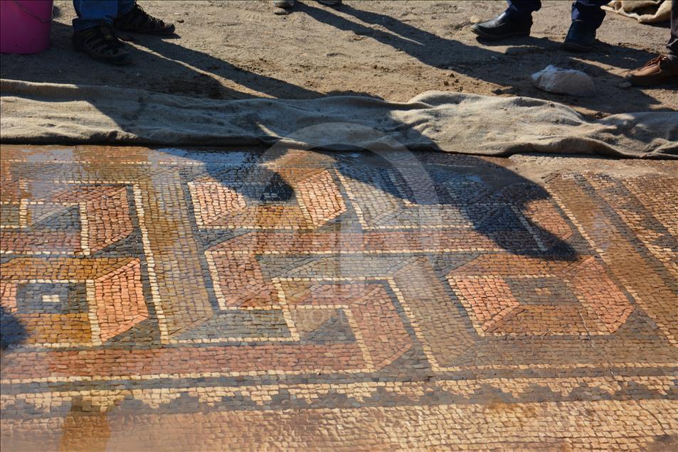 2 bin yıllık çömlek ve mozaiklerde "ANT" damgası