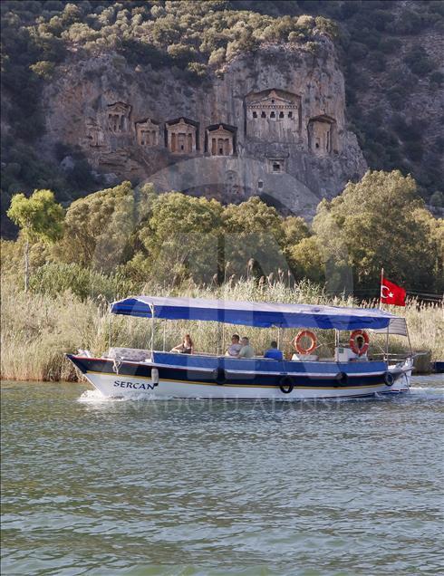 سفر پیچ و خم قایق ها در دالیان موغله ترکیه