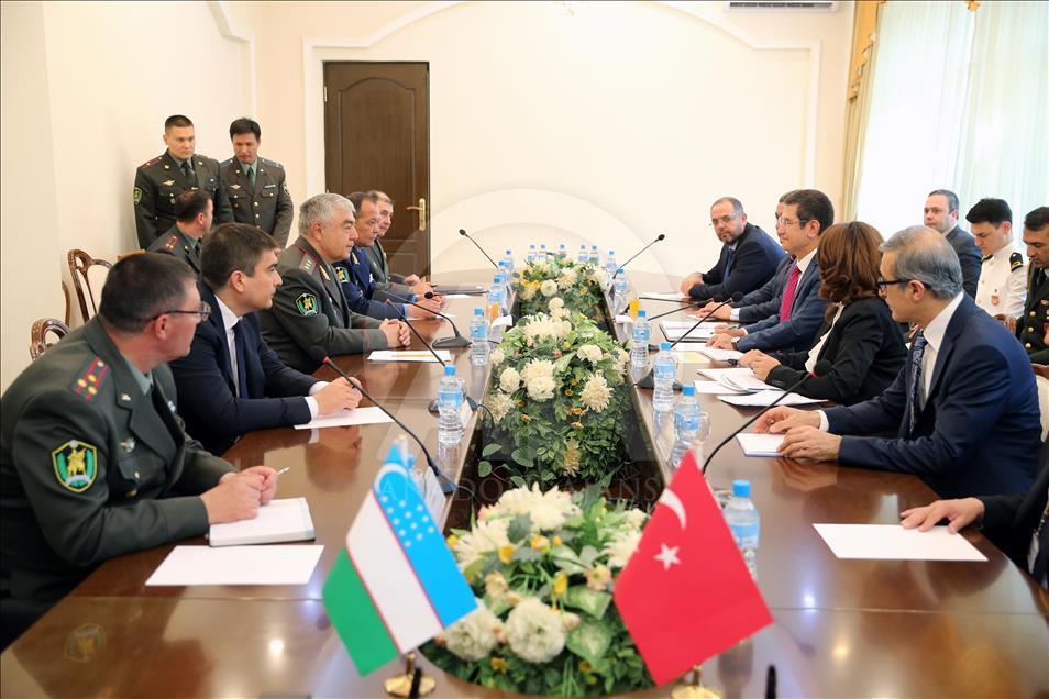 Milli Savunma Bakanı Canikli Özbekistan'da 