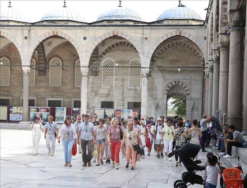 Tourists' center of interest: Blue Mosque and Hagia Sophia