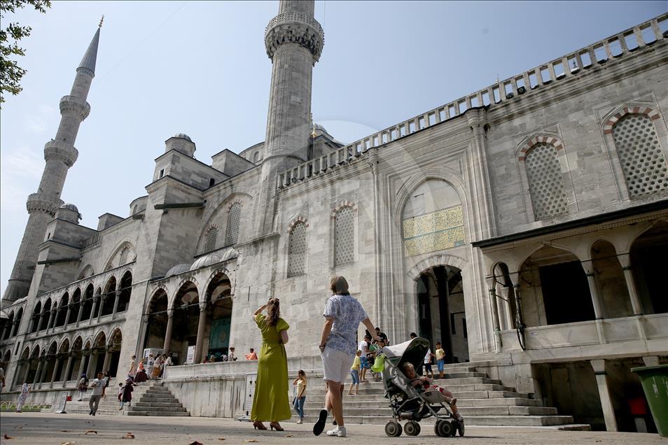 Tourists' center of interest: Blue Mosque and Hagia Sophia