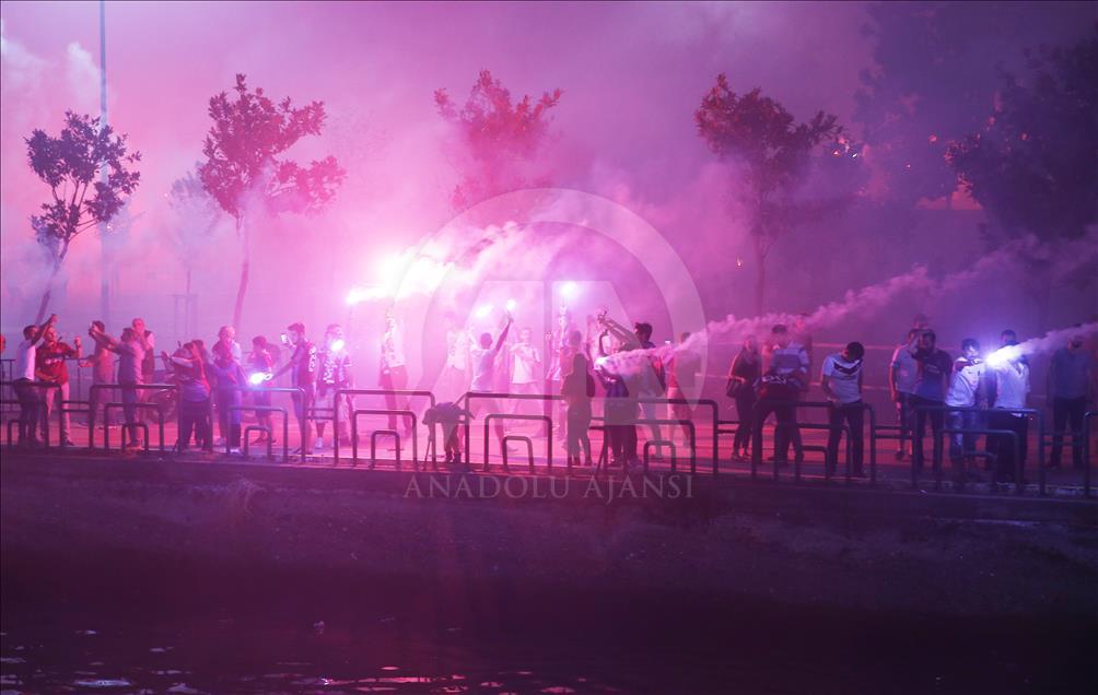 Bordo-Mavili kulübün 50. yıl kutlamaları 