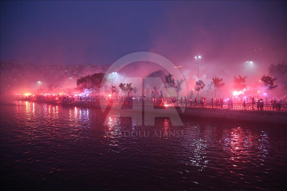 Bordo-Mavili kulübün 50. yıl kutlamaları 