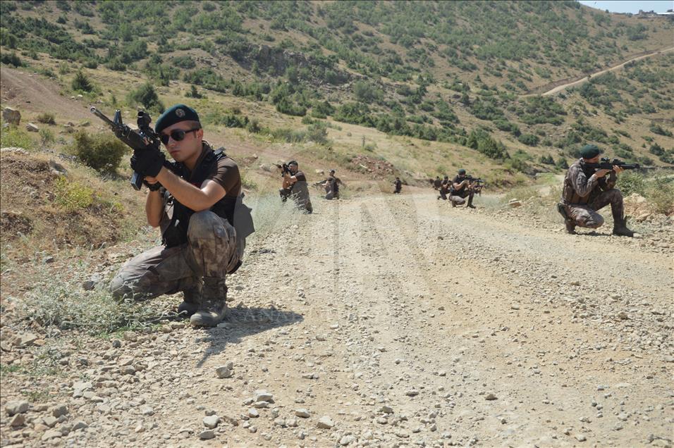2 bin rakımlı Kırmızı Tepe'de vatan savunması