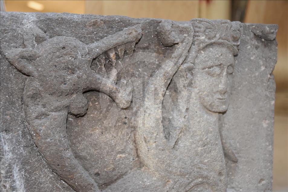 مجسمه هزار ساله «شاهمران» در موزه به نمایش گذاشته شد 
