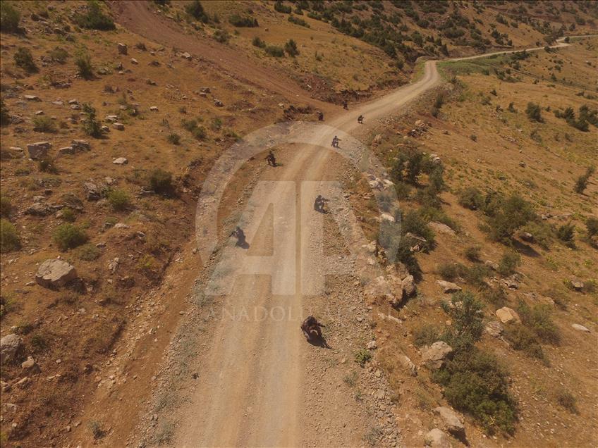 2 bin rakımlı Kırmızı Tepe'de vatan savunması