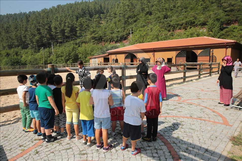 Binlerce çocuğu "at"a sporuyla buluşturdular