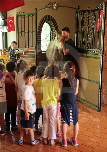 Binlerce çocuğu "at"a sporuyla buluşturdular