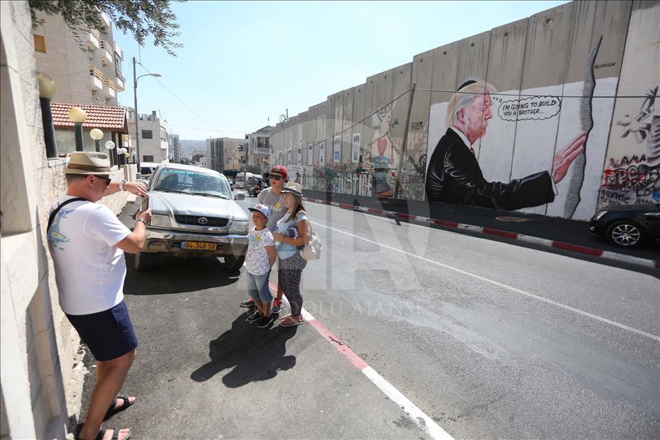 Trump murals on Israeli seperation wall