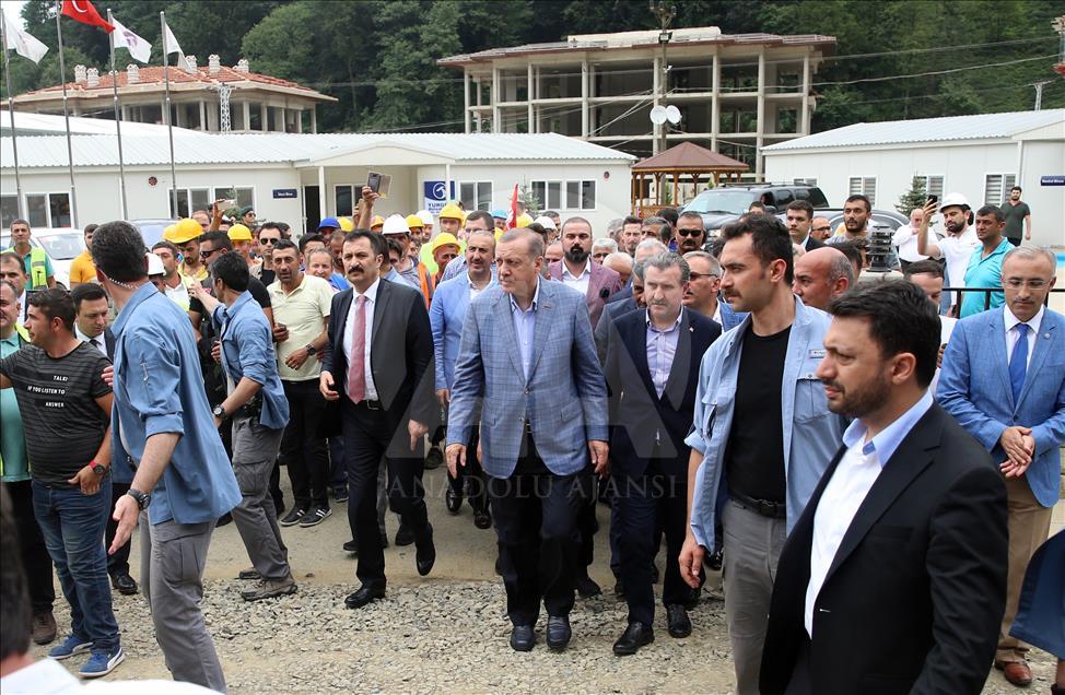 Erdoğan'dan Güneysu Konakları inşaat alanında inceleme