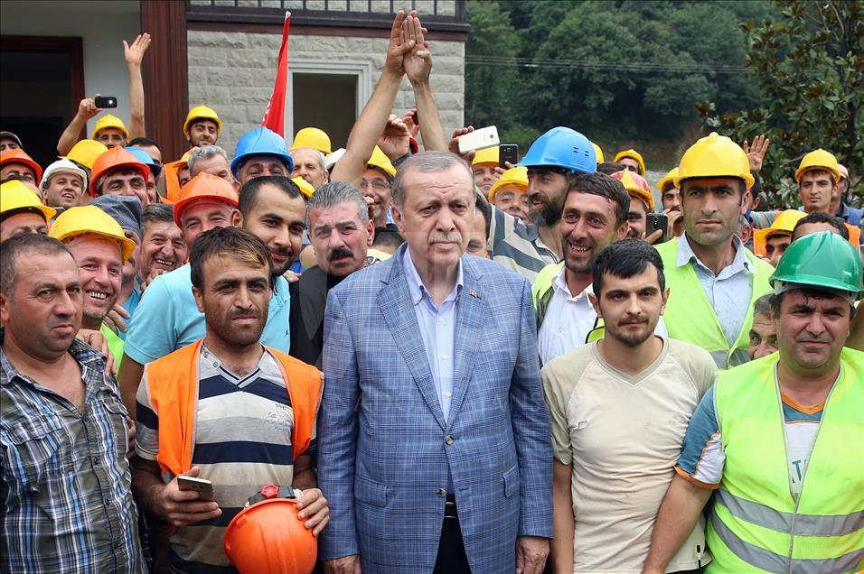 Erdoğan'dan Güneysu Konakları inşaat alanında inceleme