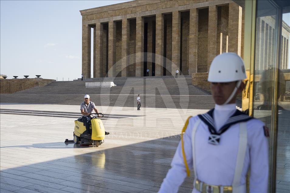 "Anıtkabir'e gözümüz gibi bakıyoruz"