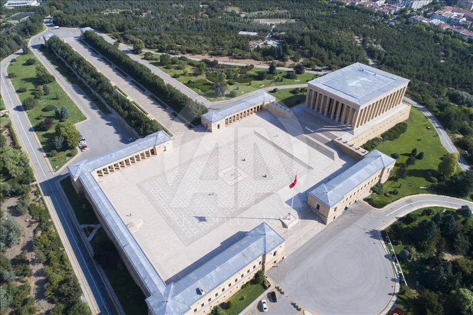"Anıtkabir'e gözümüz gibi bakıyoruz"
