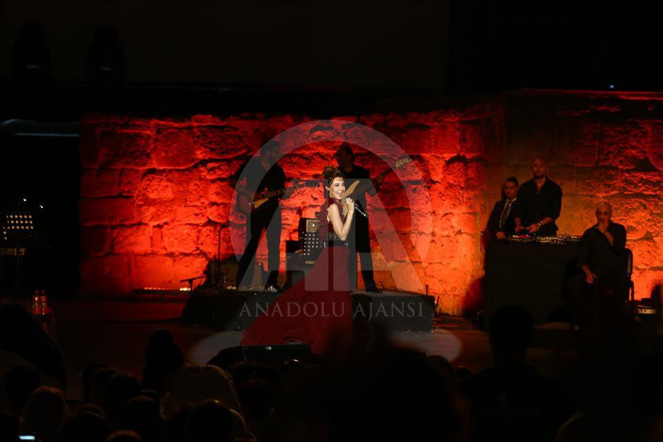 Nancy Ajram fait chanter Carthage