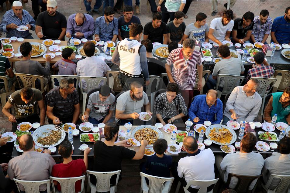 Syrie - Mariage collectif de 57 couples déplacées de Daria à Idlib