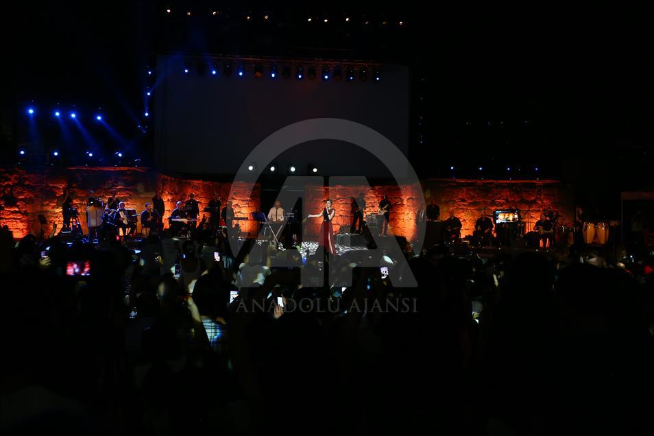 Nancy Ajram fait chanter Carthage