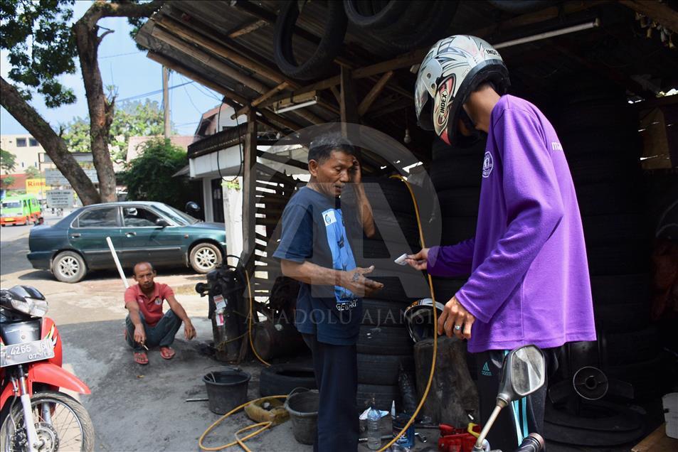 Solusi ban bocor saat di jalan