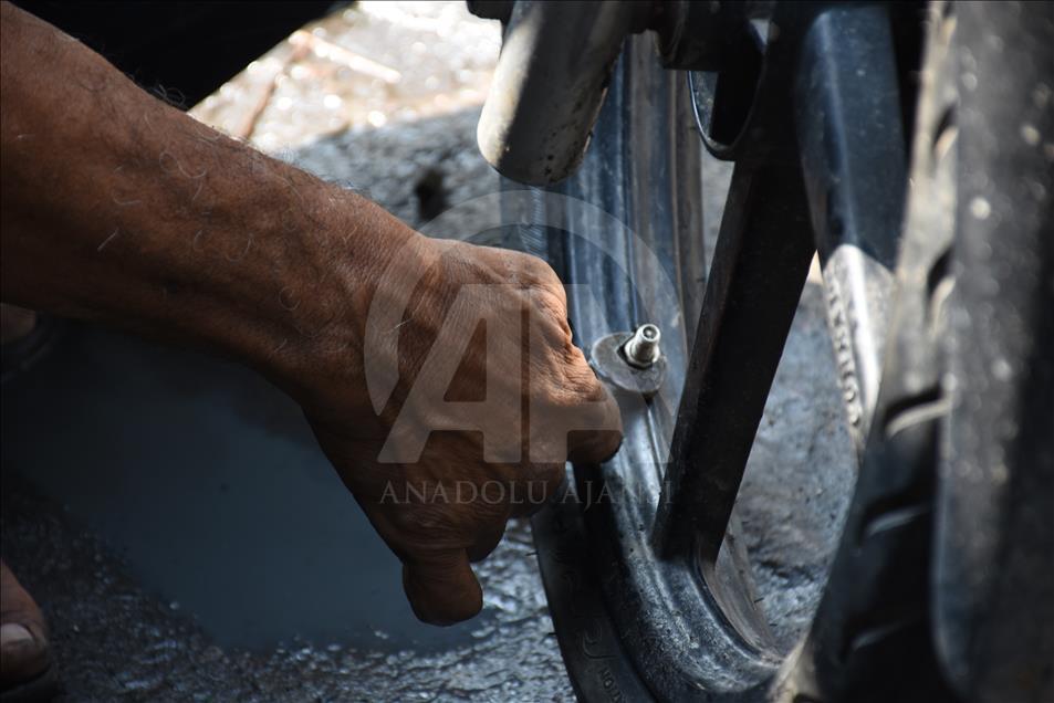 Solusi ban bocor saat di jalan