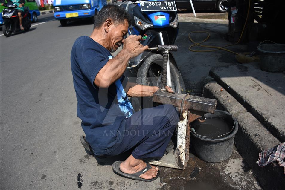 Solusi ban bocor saat di jalan