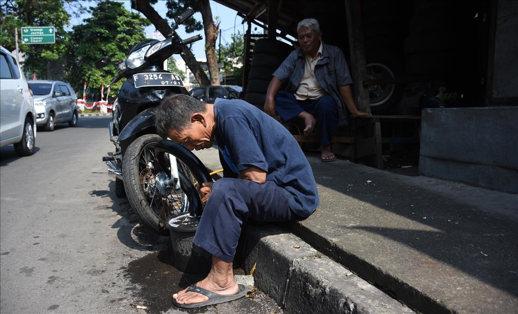 Solusi ban bocor saat di jalan