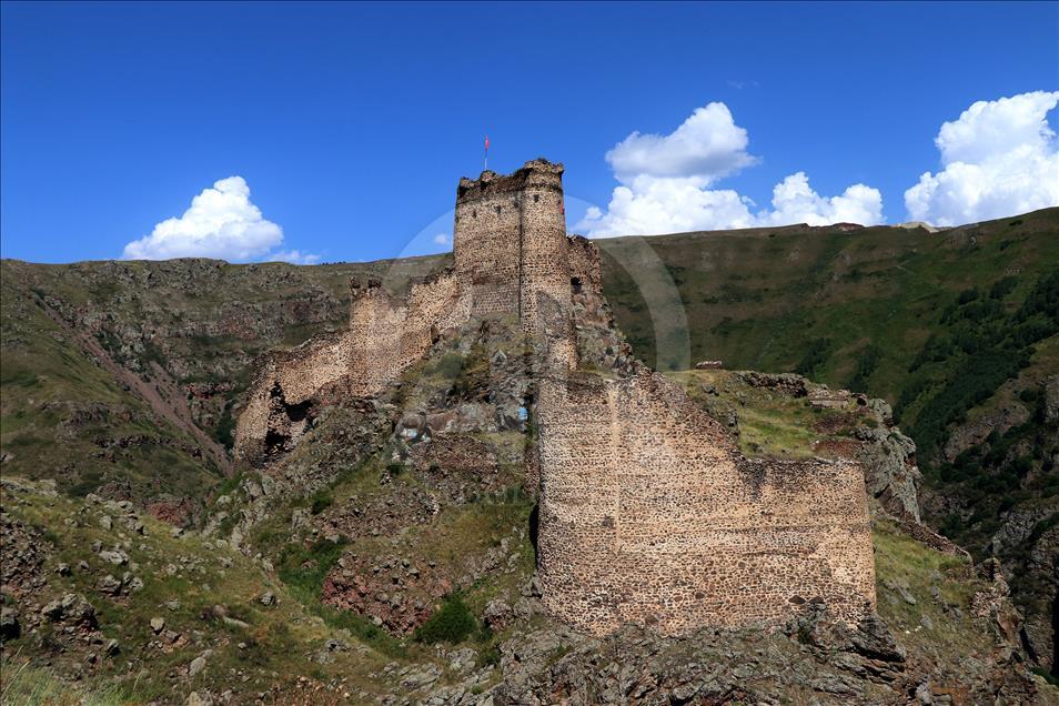 Tarihi Şeytan Kalesi ziyaretçilerini bekliyor