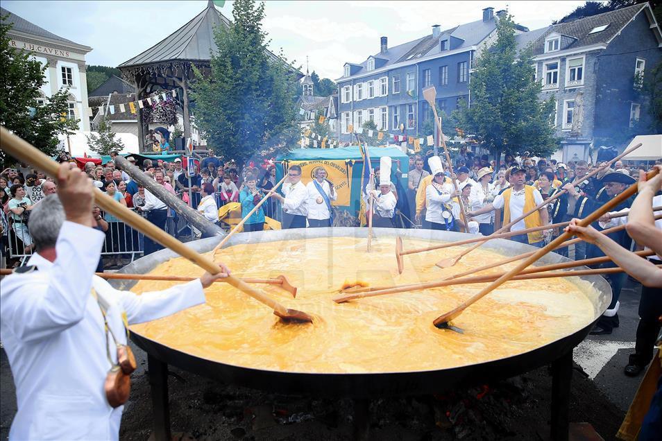 Belgique : Dix mille œufs pour la plus grande omelette au monde