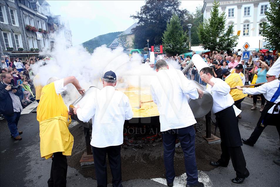Belgique : Dix mille œufs pour la plus grande omelette au monde