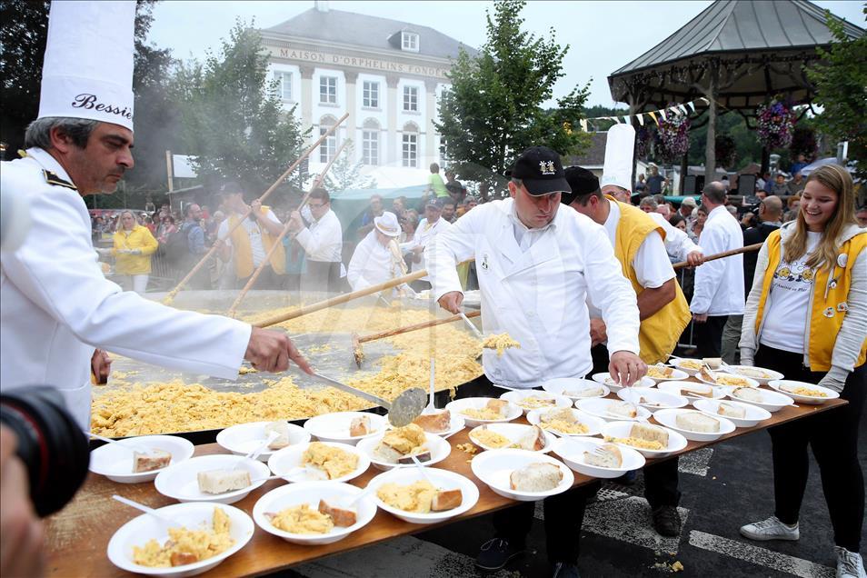 Belgique : Dix mille œufs pour la plus grande omelette au monde