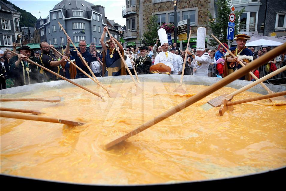 Belgique : Dix mille œufs pour la plus grande omelette au monde