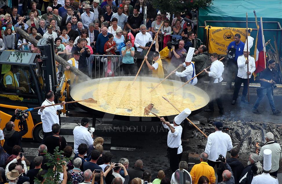 Belgique : Dix mille œufs pour la plus grande omelette au monde