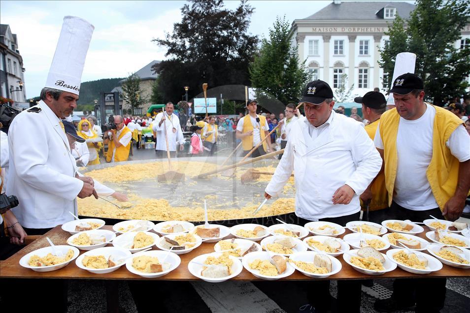 Belgique : Dix mille œufs pour la plus grande omelette au monde