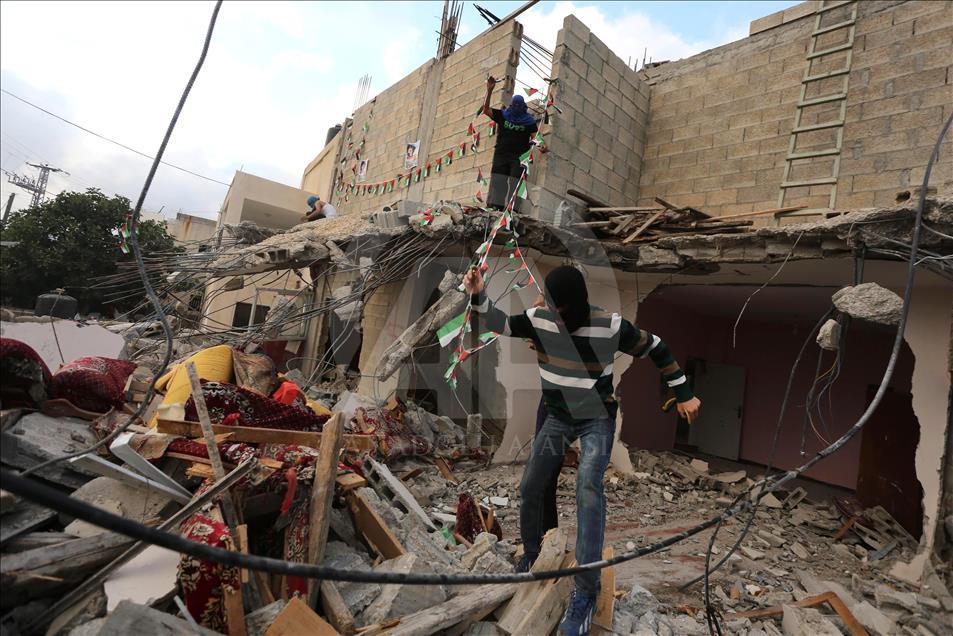 Israeli authority demolishes Palestinians' houses in Ramallah
