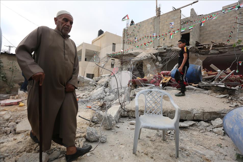 Israeli authority demolishes Palestinians' houses in Ramallah