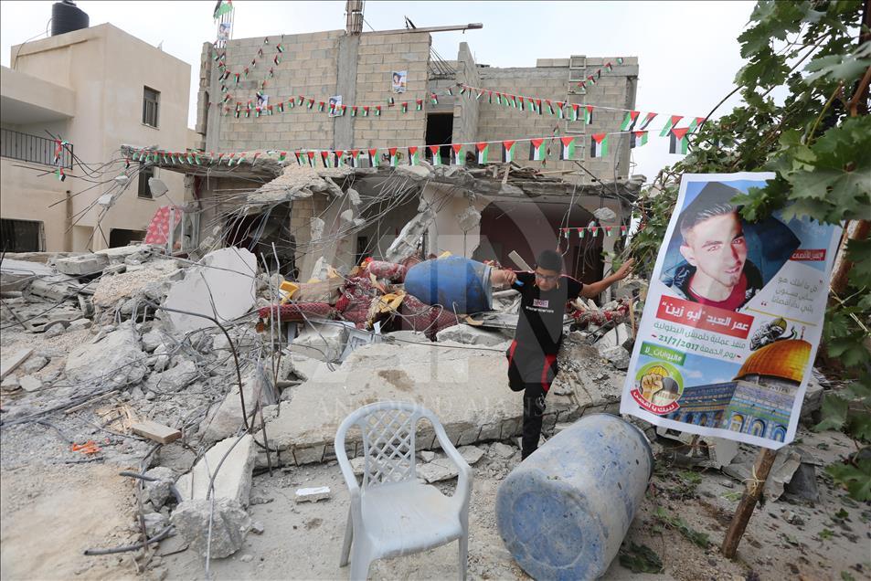 Israeli authority demolishes Palestinians' houses in Ramallah
