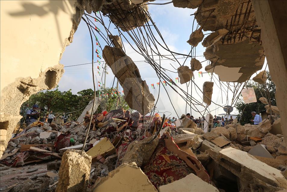 Israeli authority demolishes Palestinians' houses in Ramallah