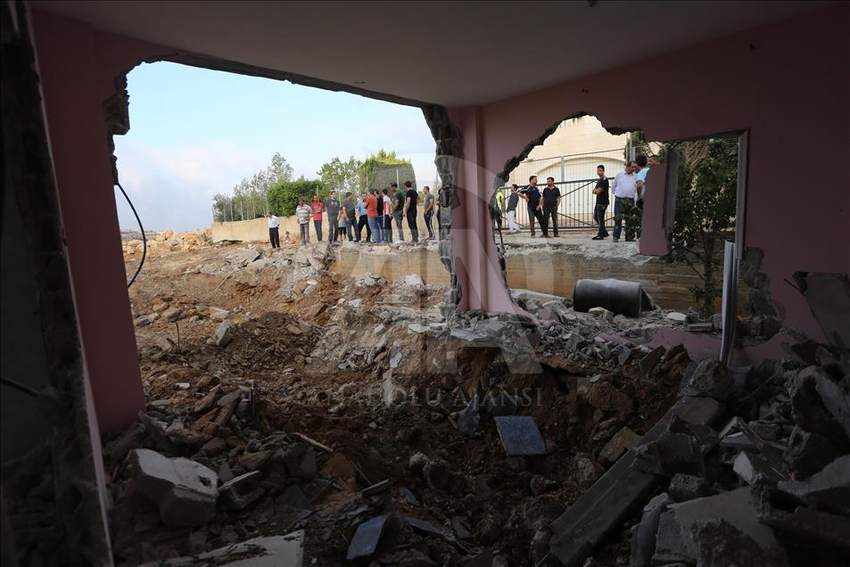 Israeli authority demolishes Palestinians' houses in Ramallah