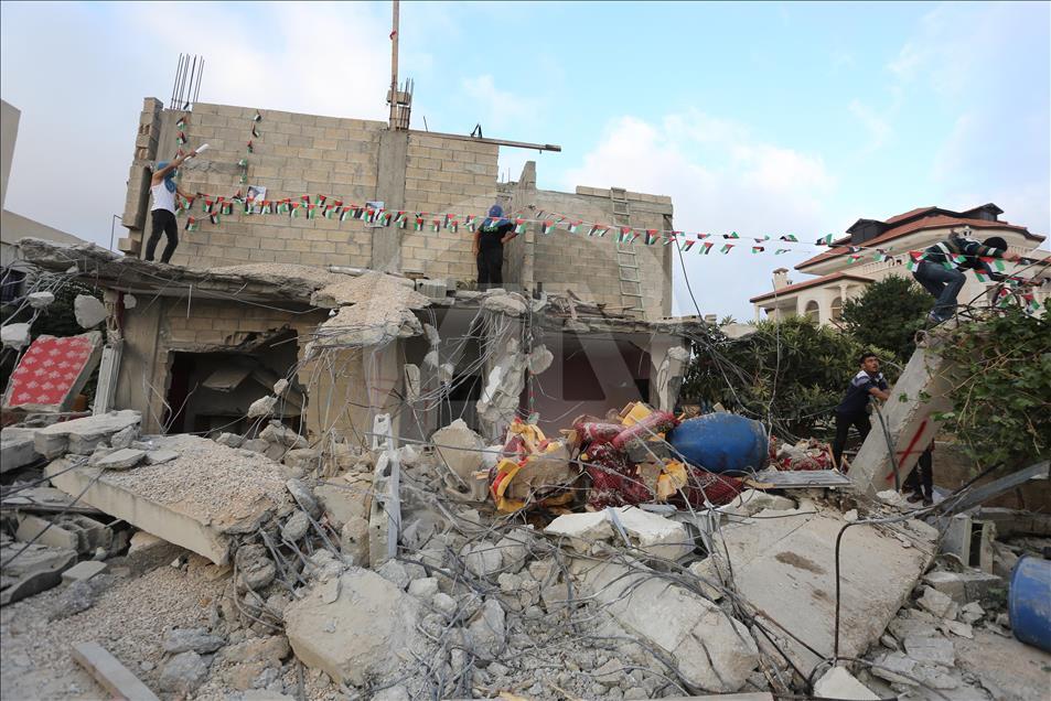 Israeli authority demolishes Palestinians' houses in Ramallah