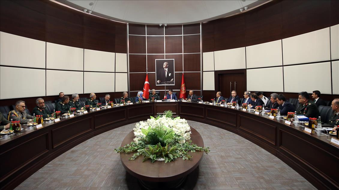 دیدار وزیر دفاع ترکیه با رئیس ستاد نیروهای مسلح ایران