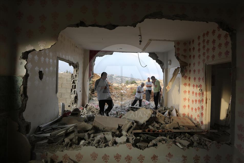 Israeli authority demolishes Palestinians' houses in Ramallah