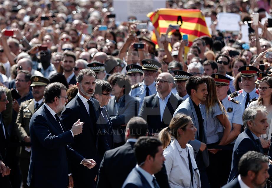 Vigil held for Barcelona terror attack victims