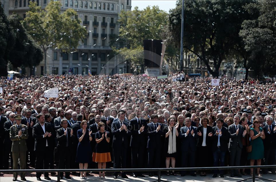 Barcelona: Hiljade osoba se okupilo da oda počast žrtvama napada 