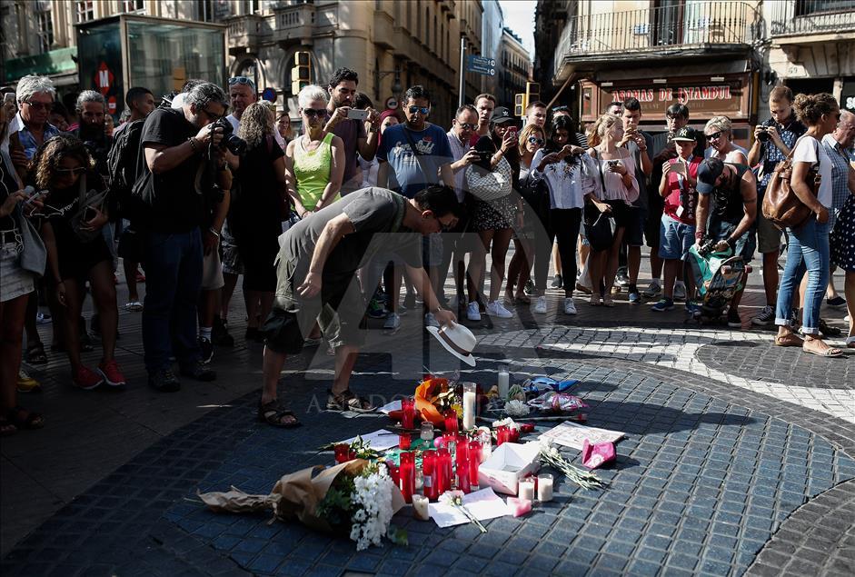 Vigil held for Barcelona terror attack victims